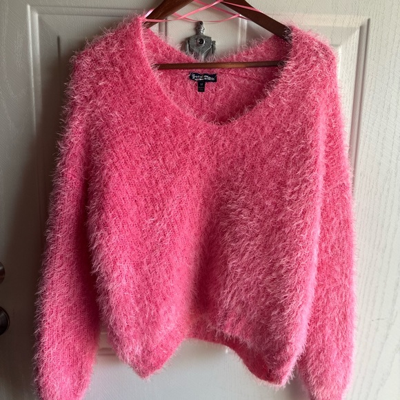Freshman Sweaters - Pink polyester sweater, perfect for Valentines. worn once, very soft